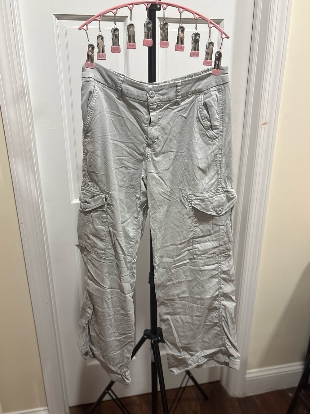 American Eagle Light Gray Mid Rise Baggy Wide Leg Cargo Pants
